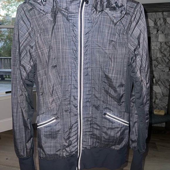 Lululemon Run: Back On Track Jacket - Picture 4 of 12